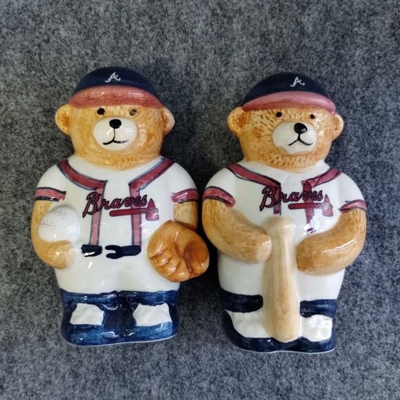 Atlanta Braves Salt & Pepper Shaker Set - #5 Ceramic Bears Hand Painted - Picture 1 of 8